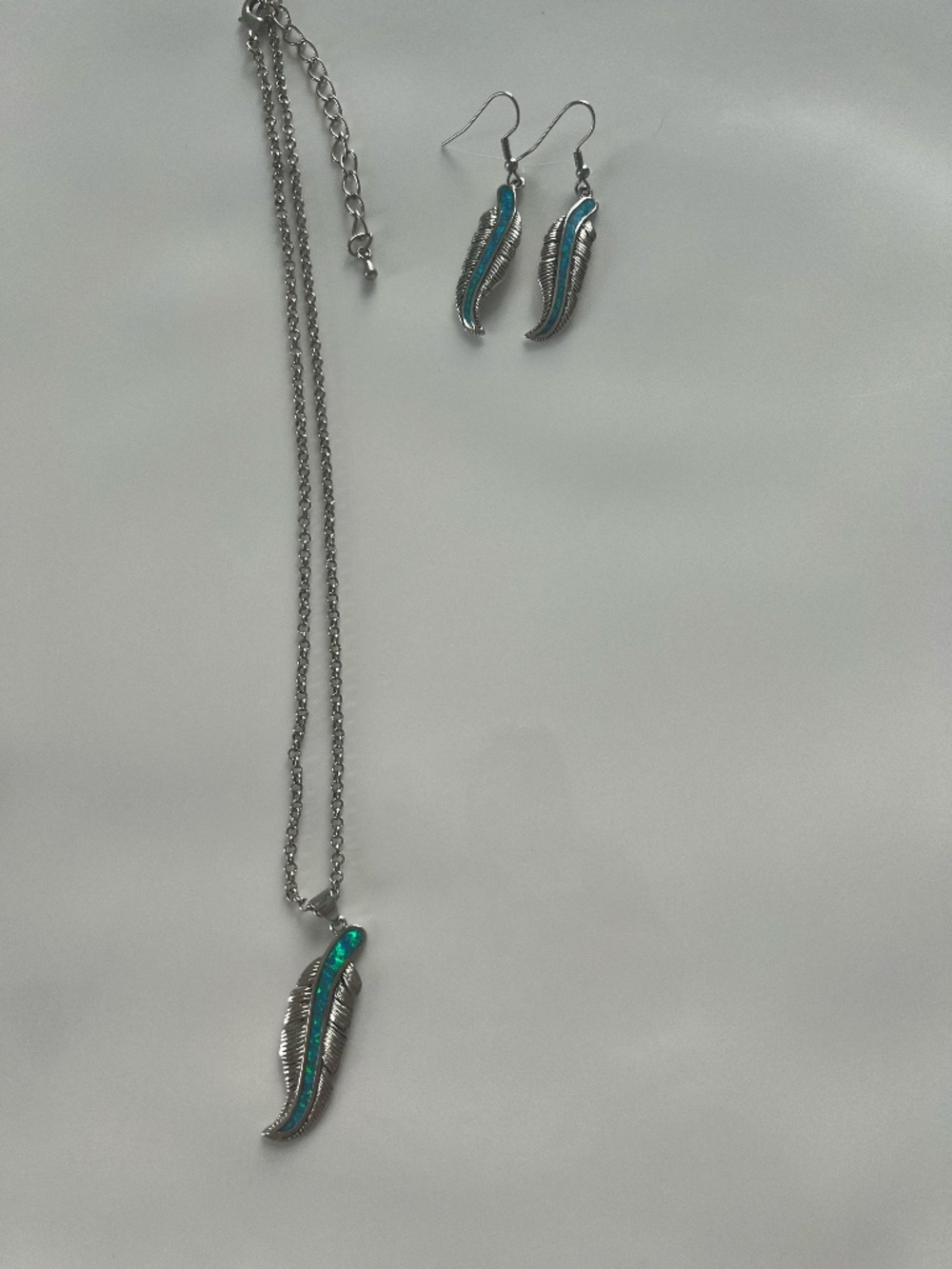Montana Silversmith Feather Necklace & Dangly earrings set